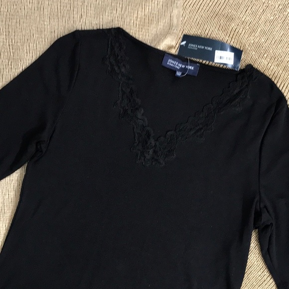 NWT Fun Black Top, Jones NY, VNeck w/Lace, sz Sm - Picture 4 of 4
